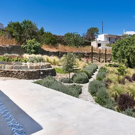 Black Tower * Apollonia (Sifnos)