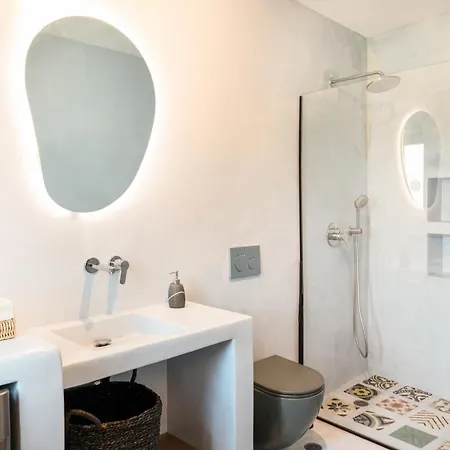 Villa Black Tower Apollonia (Sifnos)