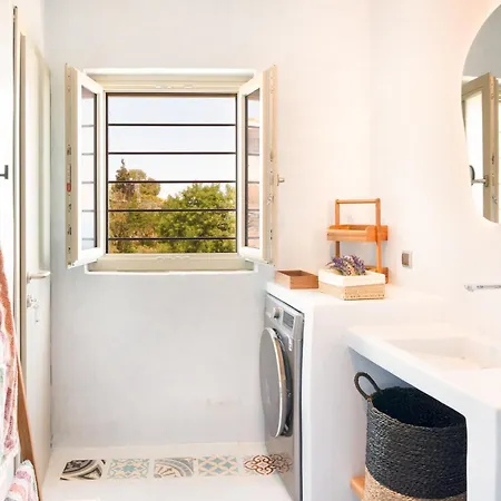 Black Tower * Apollonia (Sifnos)